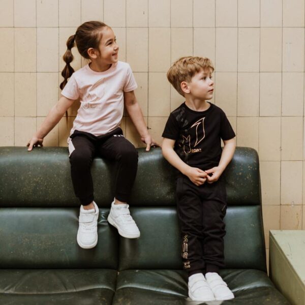 Messi greatest of all time t-shirt pink