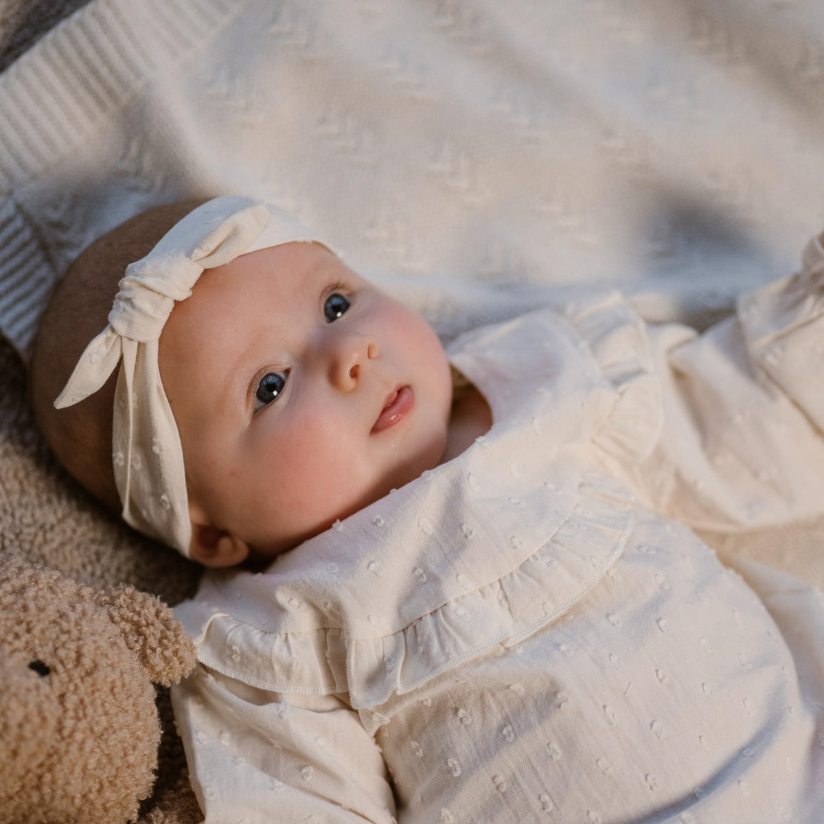 Dirkje off white baby set - blouse en haarband
